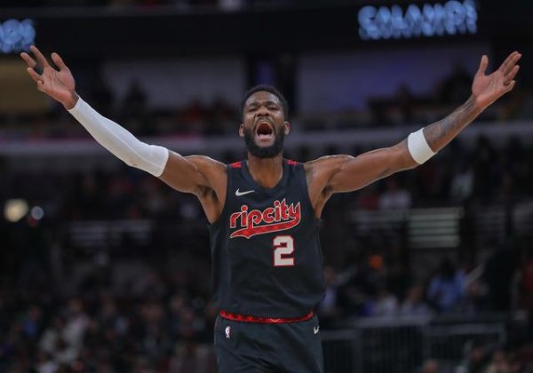 Ayton đi đến Lakers! Dấu hiệu: Đội hình của Lakers thực sự đã được cải thiện, nhưng tôi lo lắng hơn 