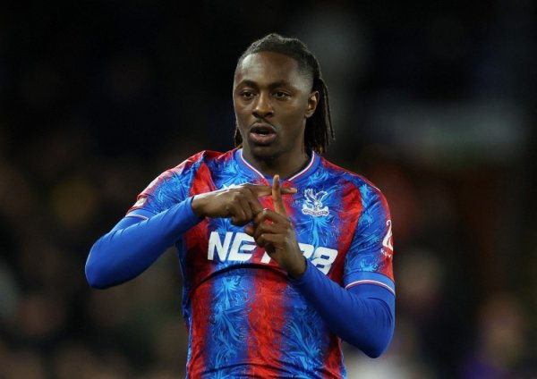 Suns: Arsenal sẵn sàng bổ sung một hậu vệ tiềm năng vào thương mại Eze và đã chơi cho đội một